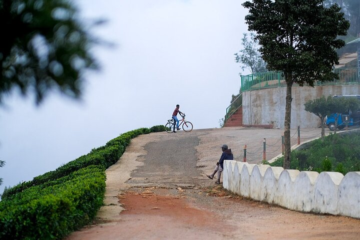 Cycling to Lipton Seat from Haputale - Photo 1 of 10